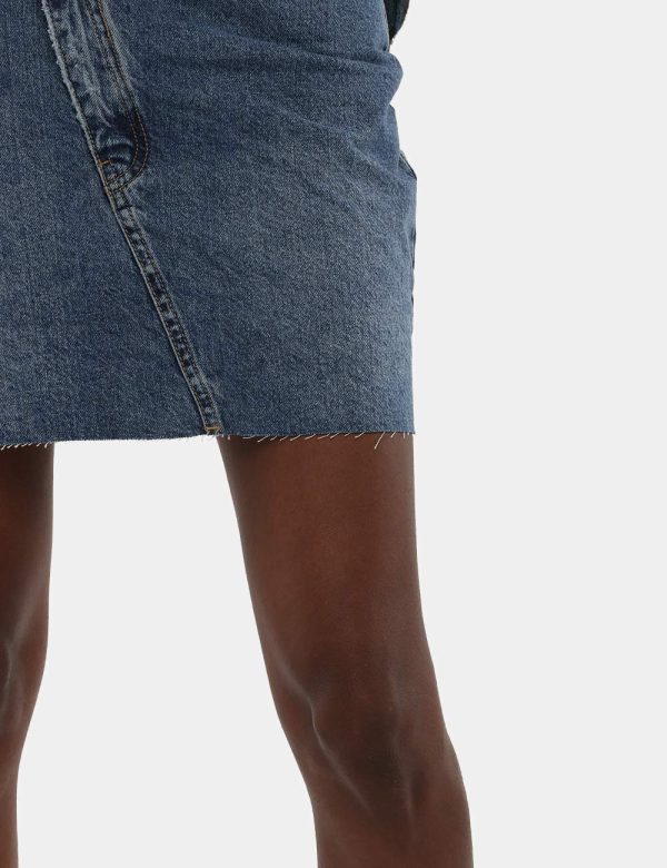 Gonna Desigual Jeans - 100% CotoneLa modella indossa la taglia S è alta 170 cm e la vestibilità è regolare. Vita: 36 cm - Lu