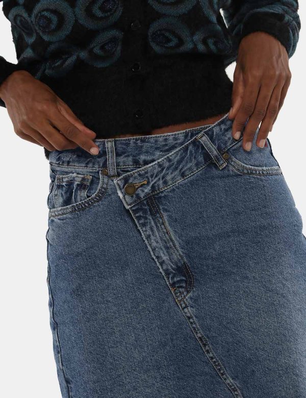 Gonna Desigual Jeans - 100% CotoneLa modella indossa la taglia S è alta 170 cm e la vestibilità è regolare. Vita: 36 cm - Lu