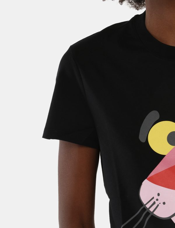 T-shirt Desigual Pink Panther - 100% CotoneLa modella indossa la taglia S è alta 170 cm e la vestibilità è regolare. Spalle: