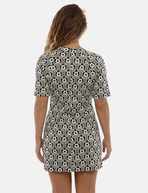 Vestito Desigual manica corta - 48% cotone 48% niscosa 4% elastaneLa modella indossa la taglia S ed è alta 168 cm e la vesti