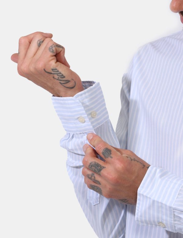 Camicia Gant Azzurro - Camicia classica da uomo rigata in bianco e azzurro pastello. Presente taschino a toppa ad altezza cu