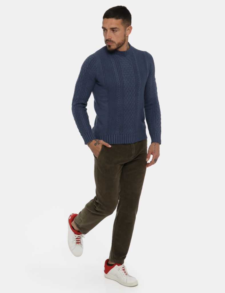 Pantalone Goha marrone - COMPOSIZIONE E VESTIBILITÀ:98% cotone 2% elastaneIl modello è alto 178 cm e indossa la taglia 48. L