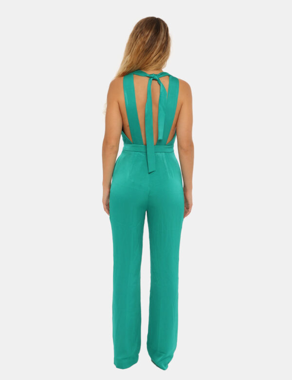 Tuta Guess by Marciano verde - COMPOSIZIONE E VESTIBILITÀ:83% acetato 17% poliestereLa modella è alta 170 cm e indossa la ta