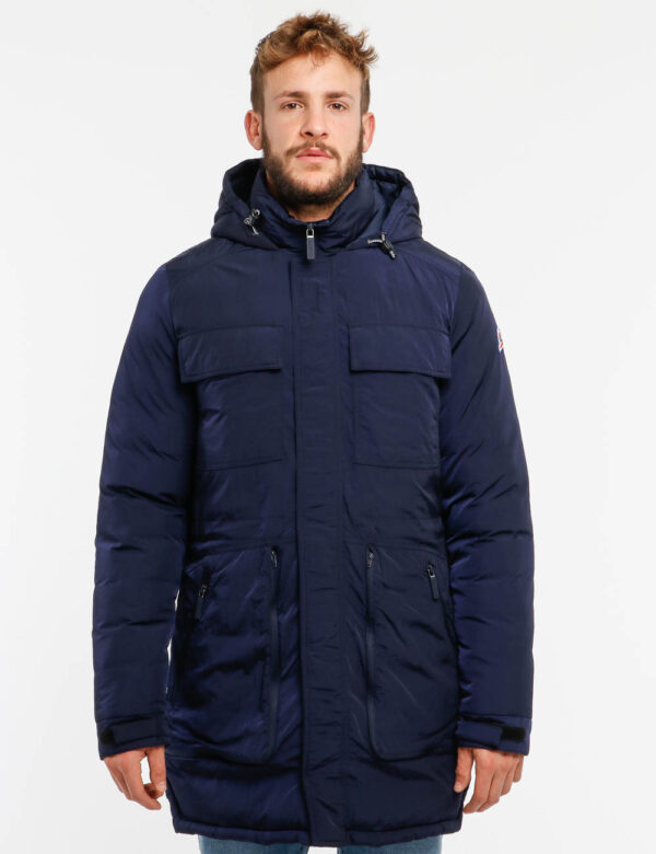 Piumino Invicta con tasche - Esterno: 100% poliestere - Fodera: 100% poliammide - Imbottitura: 100% poliestereIl modello ind