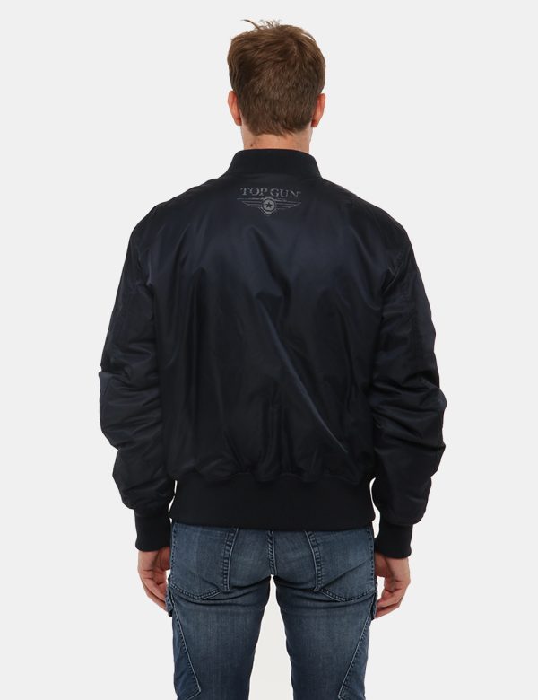 Giacca Guess con tasche - 100% poliestereIl modello indossa la taglia L ed è alto 184 cm e la vestibilità è regolare. Spall