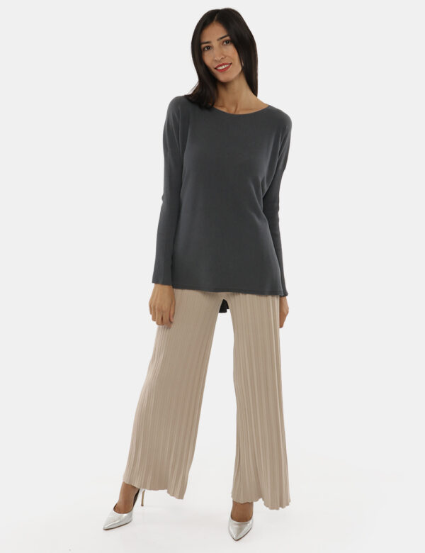 Maglia Rue de Clerie con scollo a barchetta - 65% viscosa 35% poliammide La modella indossa la taglia S e la vestibilità del