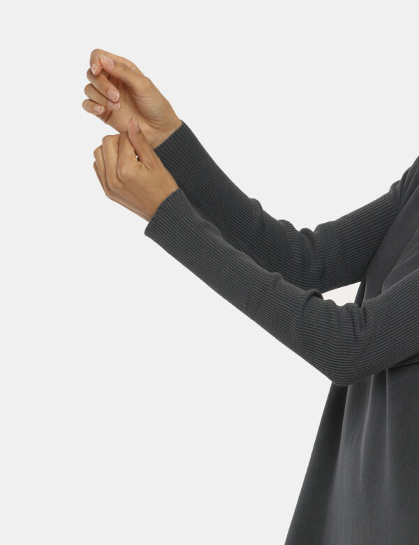 Maglia Rue de Clerie con scollo a barchetta - 65% viscosa 35% poliammide La modella indossa la taglia S e la vestibilità del