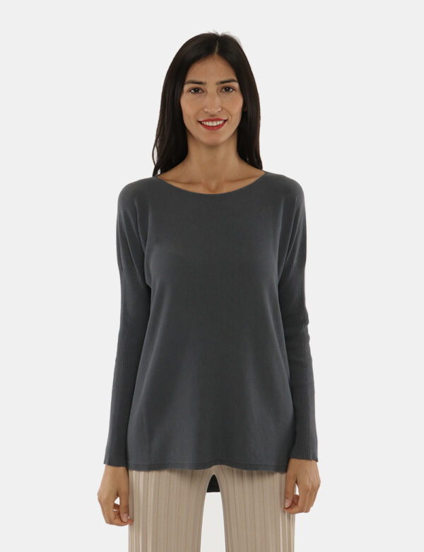 Maglia Rue de Clerie con scollo a barchetta - 65% viscosa 35% poliammide La modella indossa la taglia S e la vestibilità del