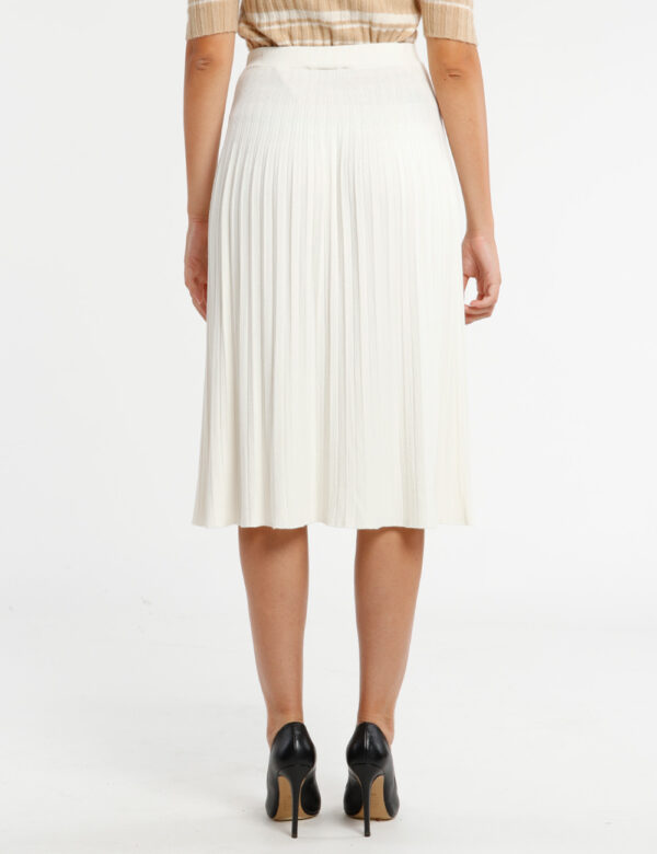 Gonna Rue De Clerie in maglia - 65% viscosa 35% poliammideLa modella indossa la taglia SM ed è alta 178 cm e la vestibilità