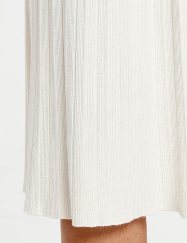 Gonna Rue De Clerie in maglia - 65% viscosa 35% poliammideLa modella indossa la taglia SM ed è alta 178 cm e la vestibilità