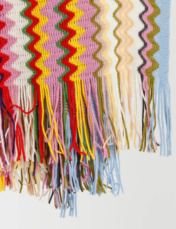 Poncho Missoni con frange - 50% lana 50% acrilicoTaglia unicaScegli questo poncho geometrico e colorato per outfit invernali