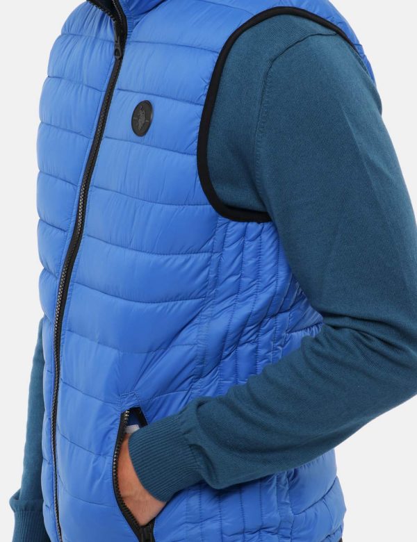 Gilet U.S. Polo Assn. double face - Tessuto 1: 100% poliestere - Tesuto 2: 100% poliestereIl modello indossa la taglia 48 ed