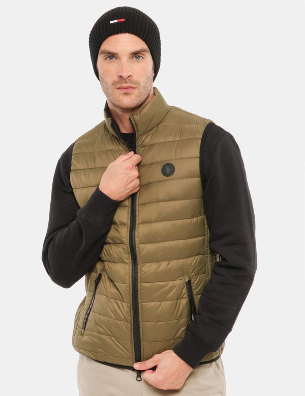 Gilet U.S. Polo Assn. double face - Tessuto 1: 100% poliestere - Tesuto 2: 100% poliestereIl modello indossa la taglia 48 ed