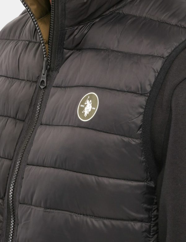 Gilet U.S. Polo Assn. double face - Tessuto 1: 100% poliestere - Tesuto 2: 100% poliestereIl modello indossa la taglia 48 ed