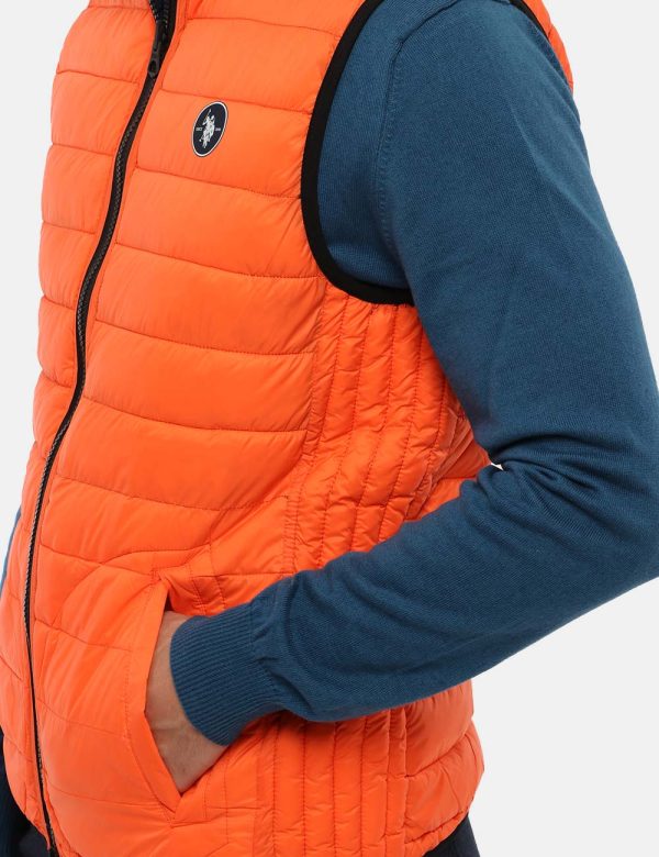 Gilet U.S. Polo Assn. double face - Tessuto 1: 100% poliestere - Tesuto 2: 100% poliestereIl modello indossa la taglia 48 ed