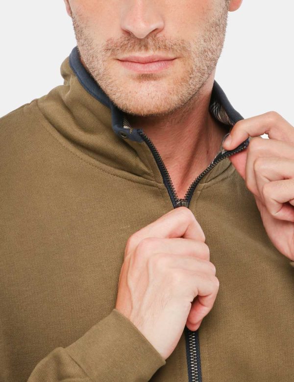 Felpa U.S. Polo Assn. con zip - 100% cotoneIl modello indossa la taglia 48 ed è alto 184 cm e la vestibilità è regolare. Spa