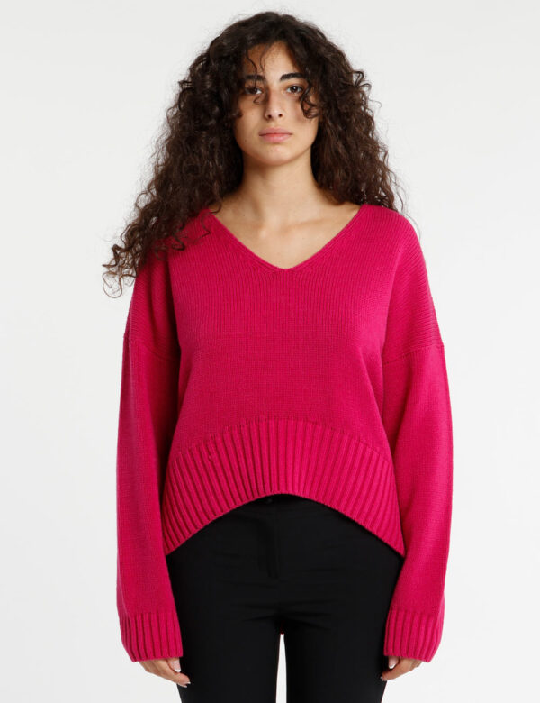 Maglione Rue De Clerie corto - 50% lana 50% acrilicoLa modella indossa la taglia SM ed è alta 175 cm e la vestibilità è larg