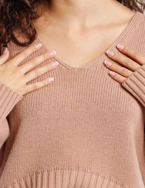 Maglione Rue De Clerie corto - 50% lana 50% acrilicoLa modella indossa la taglia SM ed è alta 175 cm e la vestibilità è larg