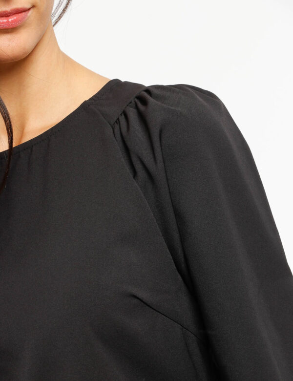 Vestito Yes Zee - 97% poliestere 3% elastinaLa modella indossa la taglia S ed è alta 178 cm e la vestibilità è asciuttaScegl