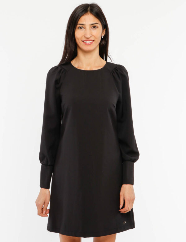 Vestito Yes Zee - 97% poliestere 3% elastinaLa modella indossa la taglia S ed è alta 178 cm e la vestibilità è asciuttaScegl