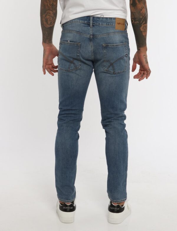 Jeans Gas blu denim - COMPOSIZIONE E VESTIBILITÀ:99% cotone 1% elastaneIl modello è alto 178 cm e indossa la taglia 32 US co
