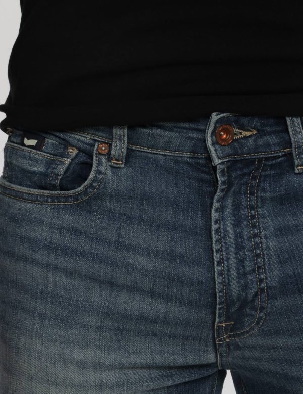Jeans Gas nero - COMPOSIZIONE E VESTIBILITÀ:88% cotone 10% poliestere 2% elastaneIl modello è alto 178 cm e indossa la tagli