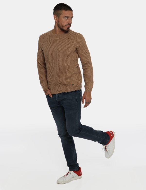 Jeans Gas blu denim - COMPOSIZIONE E VESTIBILITÀ:98% cotone 2% elastaneIl modello è alto 178 cm e indossa la taglia 32 US co