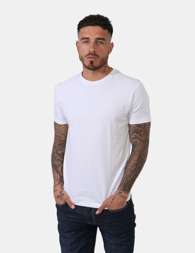 T-shirt Gas Bianco - T-shirt classica su base bianca con piccola stampa logo brand in tono su tono. La vestibilità è morbida