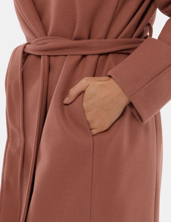 Cappotto Vougue lungo aperto - 100% poliestereLa modella indossa la taglia S e la vestibilità del capo è regolare. Lunghezza