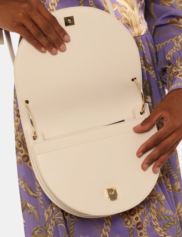 Borsa Tommy Hilfiger beige - COMPOSIZIONE E VESTIBILITÀ:100% poliuretanoCONSIGLI DI STILE:Borsa a tracolla di medie dimensi