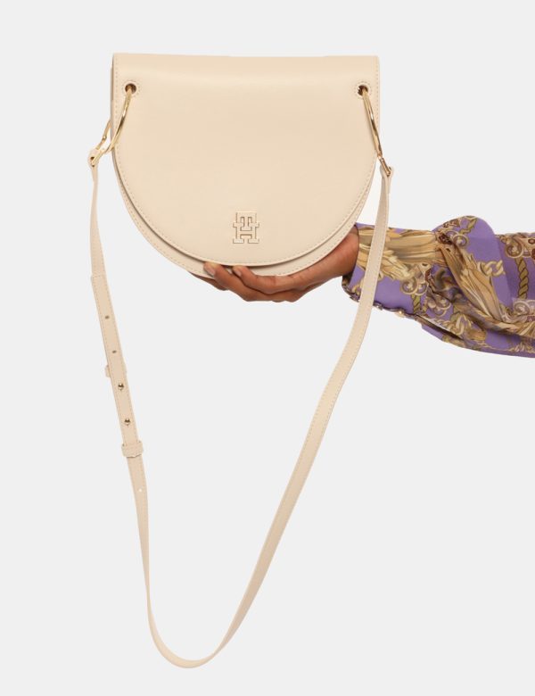 Borsa Tommy Hilfiger beige - COMPOSIZIONE E VESTIBILITÀ:100% poliuretanoCONSIGLI DI STILE:Borsa a tracolla di medie dimensi