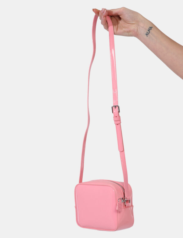 Borsa Tommy Hilfiger Rosa - Borsa a tracolla di piccole dimensioni in total rosa pesca in vernice. La bag si compone di unic