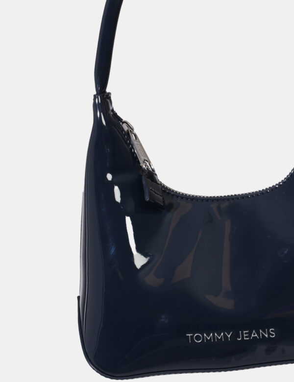 Borse Tommy Hilfiger Blu - Borsa a mano di piccole dimensioni in total blu navy in vernice con logo brand argentato. L'inter