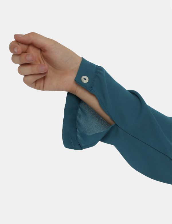 Camicia Vougue azzurro - COMPOSIZIONE E VESTIBILITÀ:100% poliestereLa modella è alta 176 cm e indossa la taglia S. La vestib
