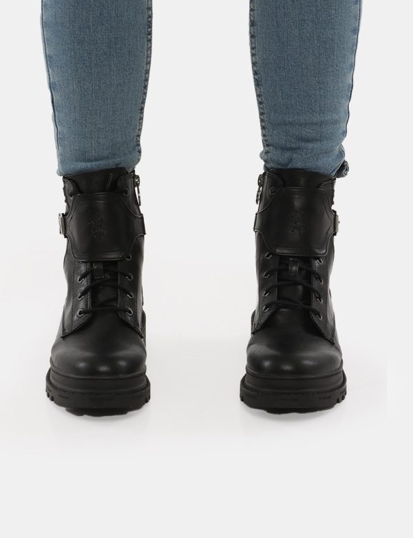 Stivaletto U.S. Polo Assn Anfibio con fibbia - Ecopelle e materiale tessile La modella indossa la taglia 40 e la vestibilità