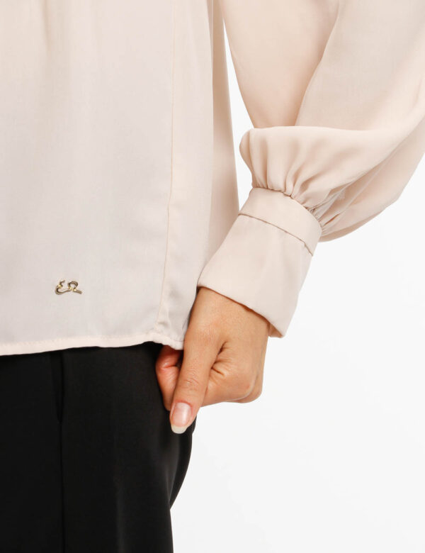 Camicia Yes Zee con collo arricciato - 100% poliestereLa modella indossa la taglia S ed è alta 178 cm e la vestibilità è a