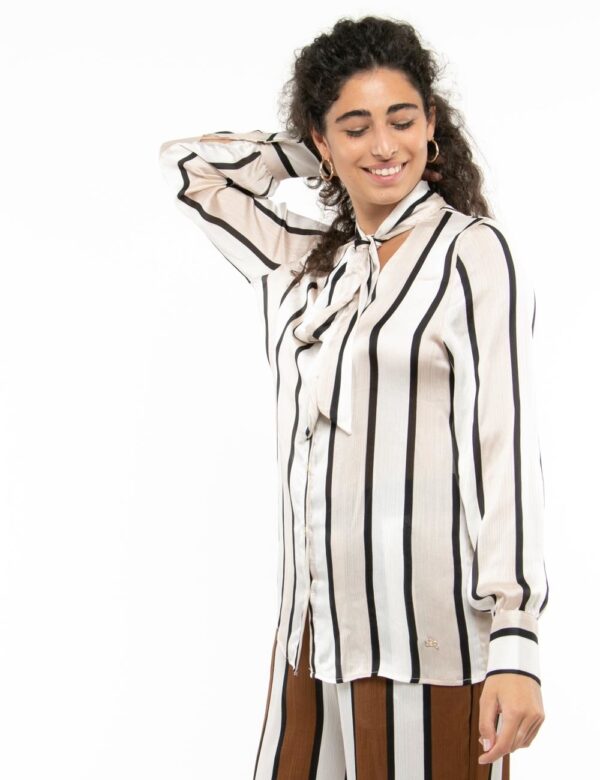 Camicia Yes Zee a righe - 100% poliestereLa modella indossa la taglia S ed è alta 175 cm e la vestibilità del capo è asciutt