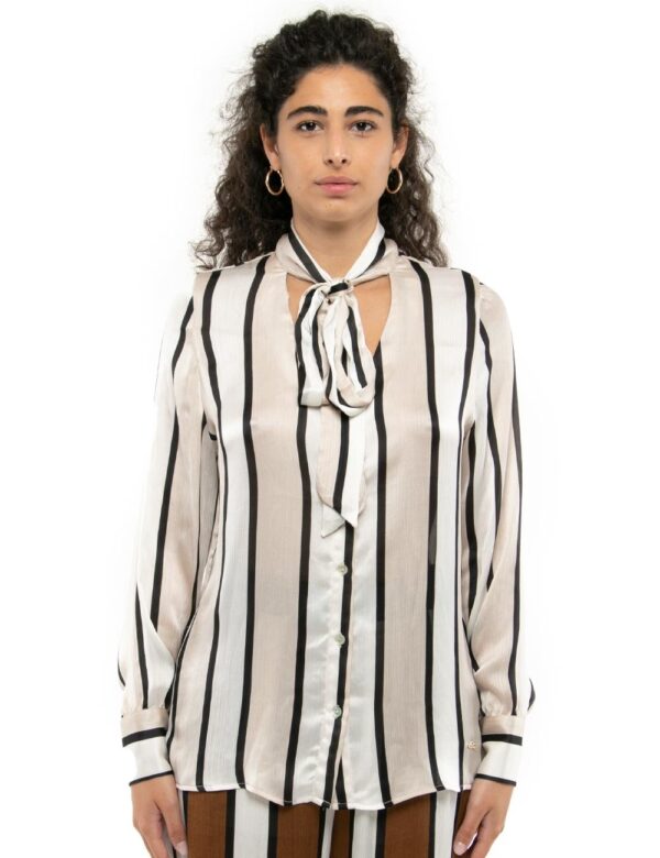 Camicia Yes Zee a righe - 100% poliestereLa modella indossa la taglia S ed è alta 175 cm e la vestibilità del capo è asciutt