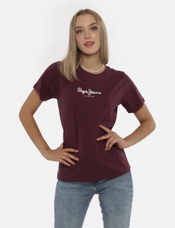 T-shirt Pepe Jeans bordeaux - COMPOSIZIONE E VESTIBILITÀ:100% cotoneLa modella è alta 172 cm e indossa la taglia S. La vest