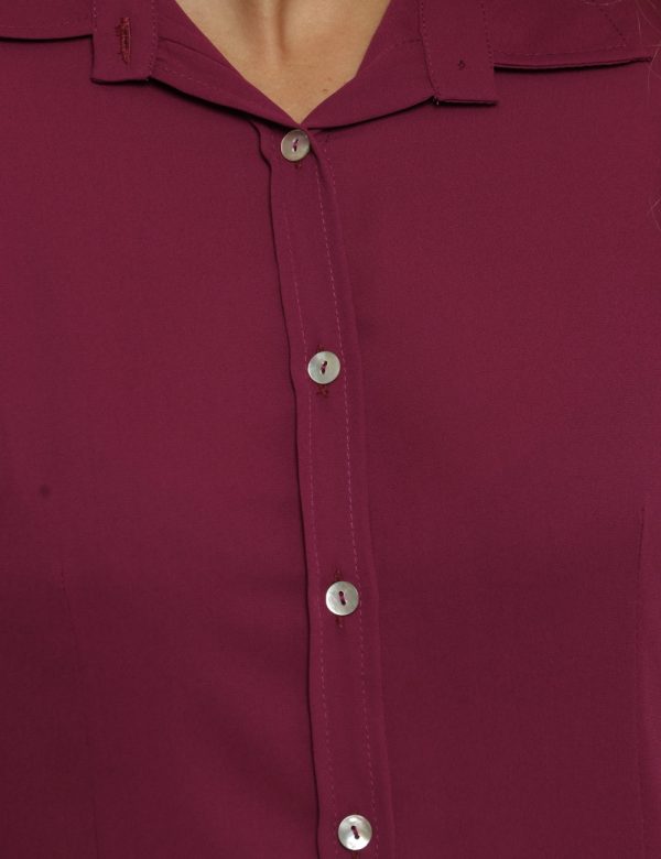 Camicia Vougue bordeaux prugna - COMPOSIZIONE E VESTIBILITÀ:100% poliestereLa modella è alta 170 cm e indossa la taglia S. L