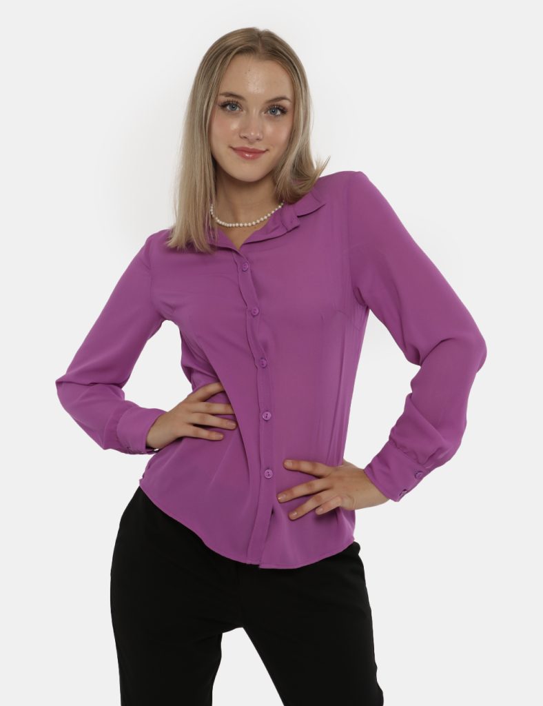 Camicia Vougue viola ciclamino - COMPOSIZIONE E VESTIBILITÀ:100% poliestereLa modella è alta 176 cm e indossa la taglia S. L
