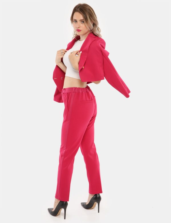 Pantalone Vougue con tasche - 90% poliestere 10% elastinaLa modella indossa la taglia S ed è alta 168 cm e la vestibilità è