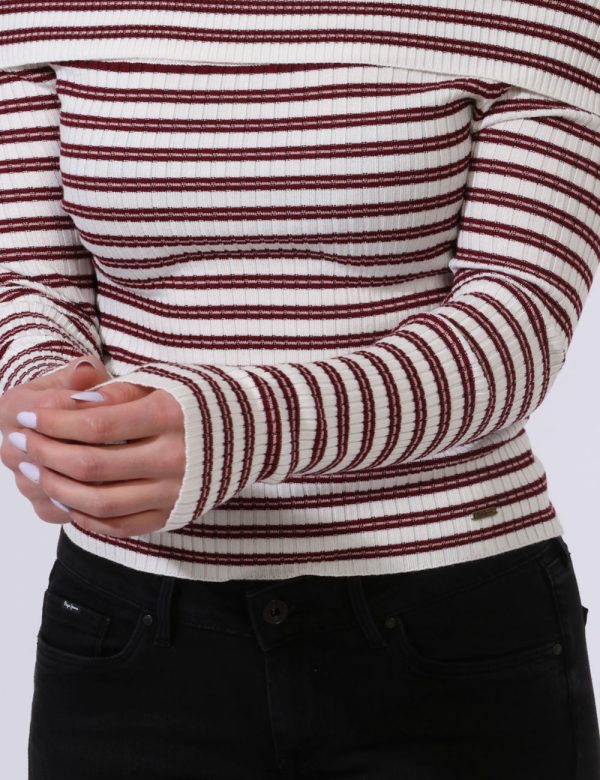 Maglia Pepe Jeans Bordeaux - Maglia a maniche su base rigata in bianco panna e bordeaux. Presente scollo a barchetta ma con
