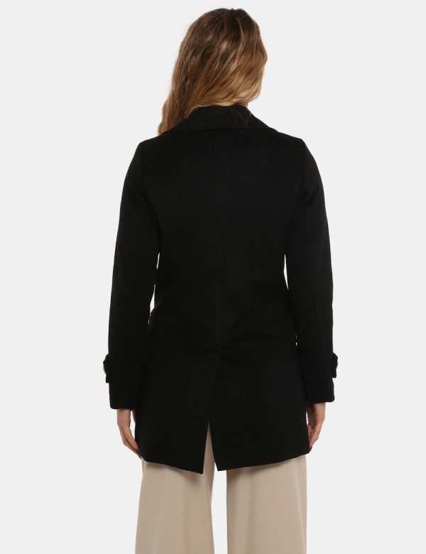 Cappotto Vougue nero - COMPOSIZIONE E VESTIBILITÀ:92% poliestere 8% viscosaLa modella è alta 170 cm e indossa la taglia S. L