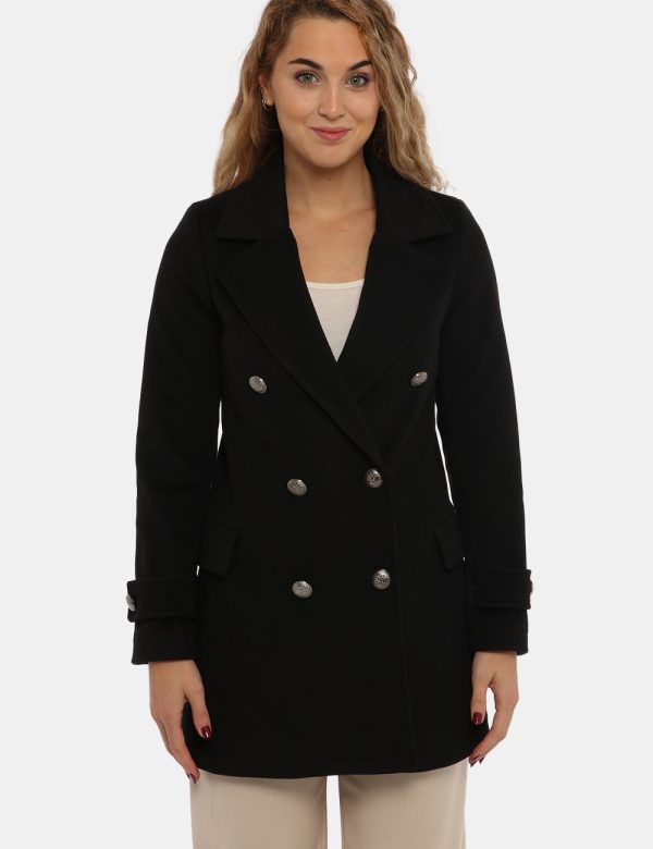 Cappotto Vougue nero - COMPOSIZIONE E VESTIBILITÀ:92% poliestere 8% viscosaLa modella è alta 170 cm e indossa la taglia S. L