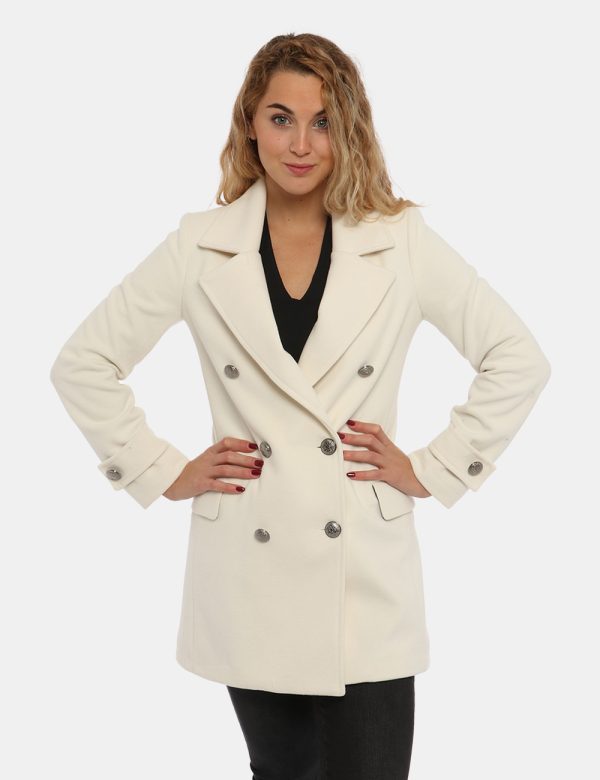 Cappotto Vougue bianco panna - COMPOSIZIONE E VESTIBILITÀ:92% poliestere 8% viscosaLa modella è alta 170 cm e indossa la tag