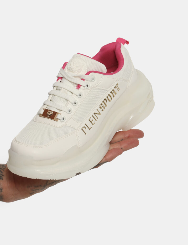 Scarpe Plein sport bianche - COMPOSIZIONE E VESTIBILITÀ:Altre materieLa modella calza il numero 38 e la calzata è regolare.C