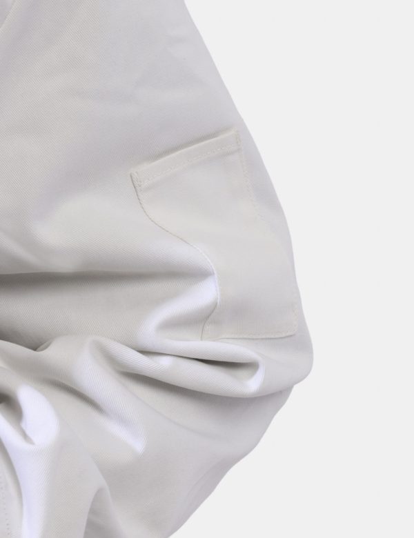 Giacca Dickies Bianco - Giacca in simil denim foderata ed in total bianco. Presenti tasche a taglio trasversale. La vestibil