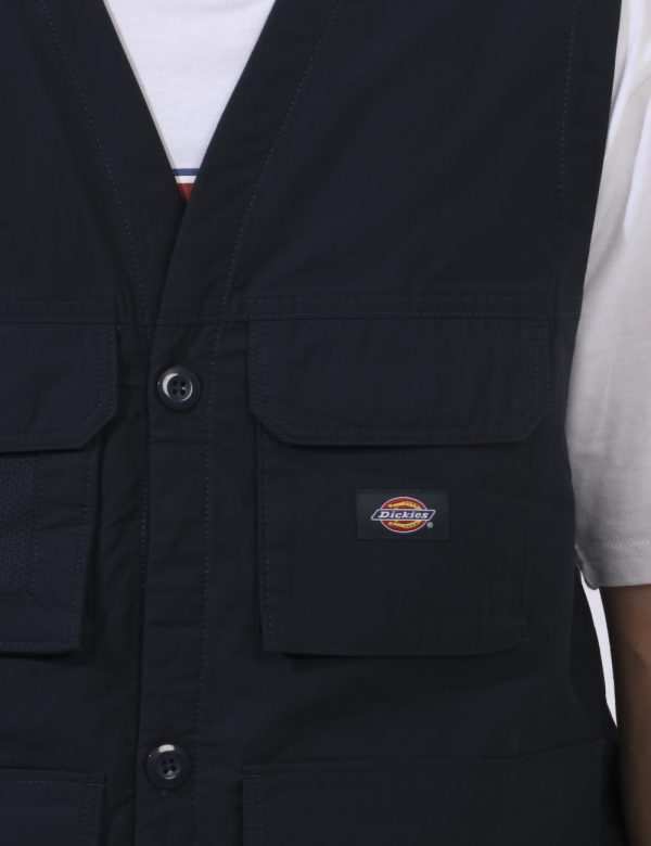 Gilet Dickies Blu - Gilet smanicato in total blu notte. Presenti numero tasche a toppa con linguetta più piccolo patch logo