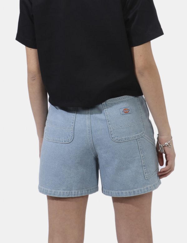 Camicia Dickies Nero - Camicia a maniche corte in tessuto spesso ed in total nero. Il capo è corto e lascia scoperto l'ombel